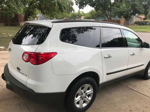 2010 Chevy Traverse - cars & trucks - by owner - vehicle automotive... for sale in Austin, TX
