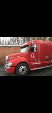 2005 Frieghtliner Columbia Tractor for sale in Baltimore, MD