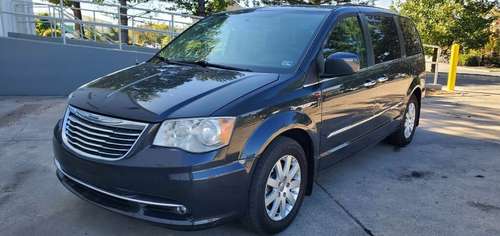 2014 Chrysler Town & Country Touring FWD for sale in Chantilly, VA