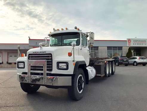 2001 MACK RD688S - HUNDREDS OF TRUCKS ON SITE - - by for sale in Coopersburg, PA