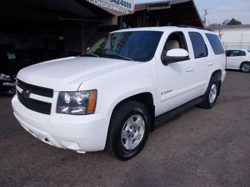 2007 Chevy Tahoe LT 4x4 5 3L V-8, Auto trans 3rd Row Seat - cars & for sale in Creswell, OR
