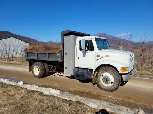 1998 International Dump Truck 4700 DT466E for sale in Tyro, VA