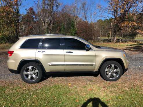 MINT CONDITION 2011 GRAND CHEROKEE OVERLAND for sale in Slate Hill, NY