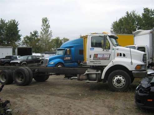 2005 STERLING L8500 - 31,000 GVW - 10,000 LB LIFTABLE PUSHER - cars... for sale in Princeton, MN