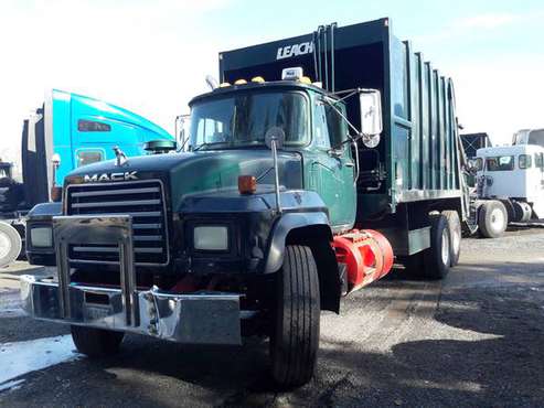 1999 MACK RD690S REFUSE TRUCK (300 Trucks and Trailers Available) for sale in Coopersburg, PA