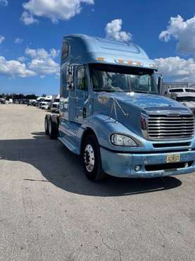 Freightliner Columbia for sale in Fort Pierce, FL