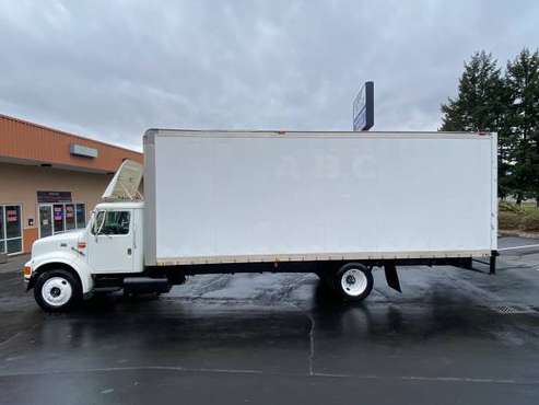 2001 international 28FT box truck 4700 DT466E 1owner low miles 89k for sale in Tacoma, WA