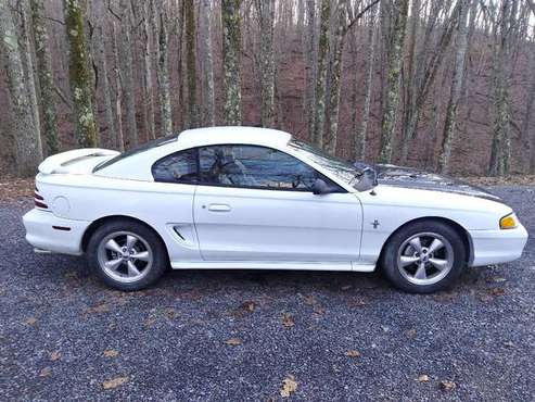 1994 Mustang - V-6 Auto Low mi No rust -Florida car - cars & trucks... for sale in Parsons, WV