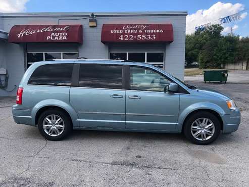 2009 Chrysler Town & Country Limited FWD for sale in Bonner Springs, KS