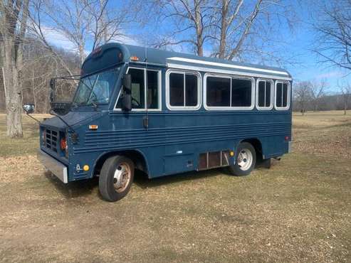 P42 Workhorse Bluebird diesel bus 32K miles! - - by for sale in Rogersville, MO