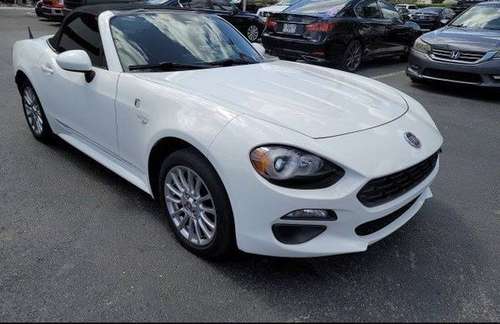 2017 White Fiat Spider convertible for sale in Naples, FL