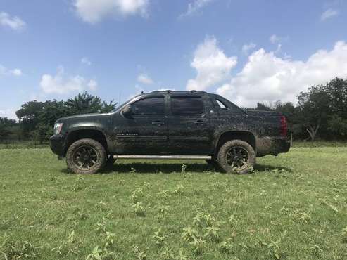 2013 Chevy Avalanche LT 4x4 for sale in Corsicana, TX