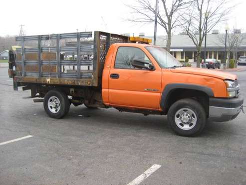 2003 chevy 2500hd 4x4 truck - - by dealer - vehicle for sale in Salisbury, CT