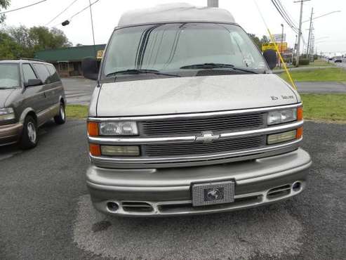 2002 Chevy Express Van for sale in Clarksville, TN