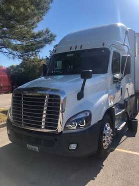 2016 Freightliner Cascadia for sale in Memphis, TN