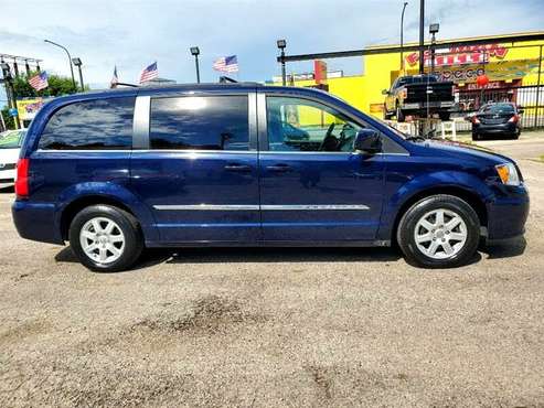 2012 Chrysler Town & Country Touring FWD for sale in Chicago, IL