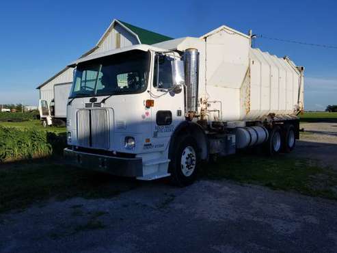 2003 Autocar Garbage Truck for sale in Fort Jennings, OH