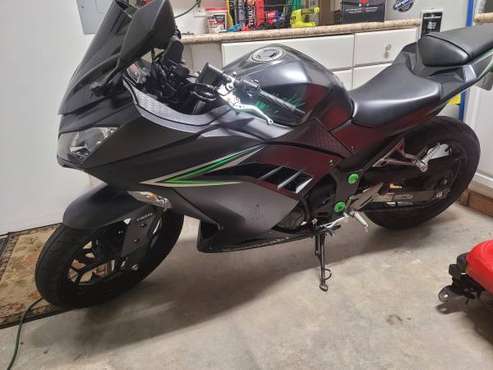 Kawasaki Ninja 300 ABS 2016 Second Owner Prestine Condition - cars & for sale in Wilmington, NC