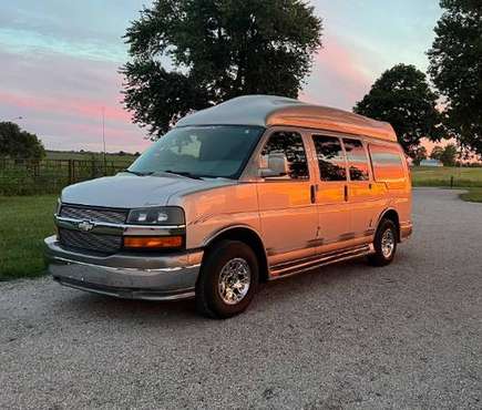 2008 Chevy conversion van for sale in Carrollton, MO