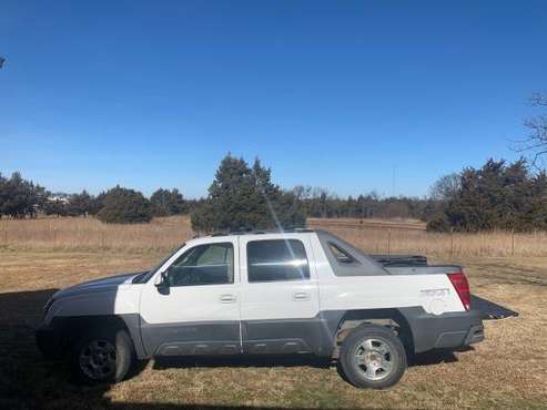 2004 Chevy Avalanche for sale in Jennings, OK