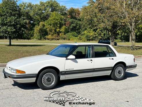 1990 Pontiac Bonneville 4 Dr LE Sedan for sale in Alsip, IL
