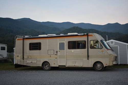 1986 Fleetwood Bounder 30’ RV (Chevy 454) for sale in Webster, NC