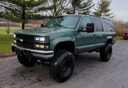 1994 suburban 2500 turbo diesel 4x4 for sale in Rochester , NY
