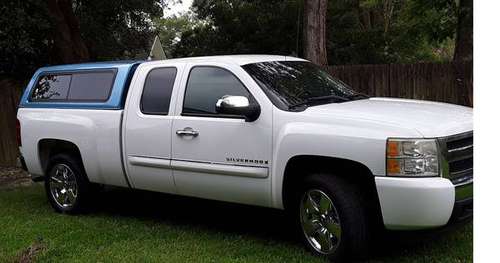 2009 Chevy V8 w/blue topper for sale in Baton Rouge , LA