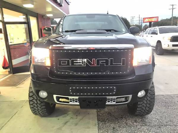 2011 GMC Sierra 2500 HD Crew Cab - Financing Available! - cars &... for sale in Fayetteville, NC – photo 3