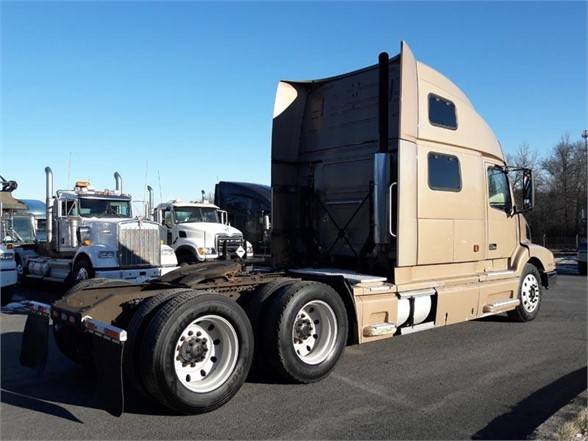 2003 VOLVO VNL64T610 - cars & trucks - by dealer - vehicle... for sale in Coopersburg, PA – photo 4